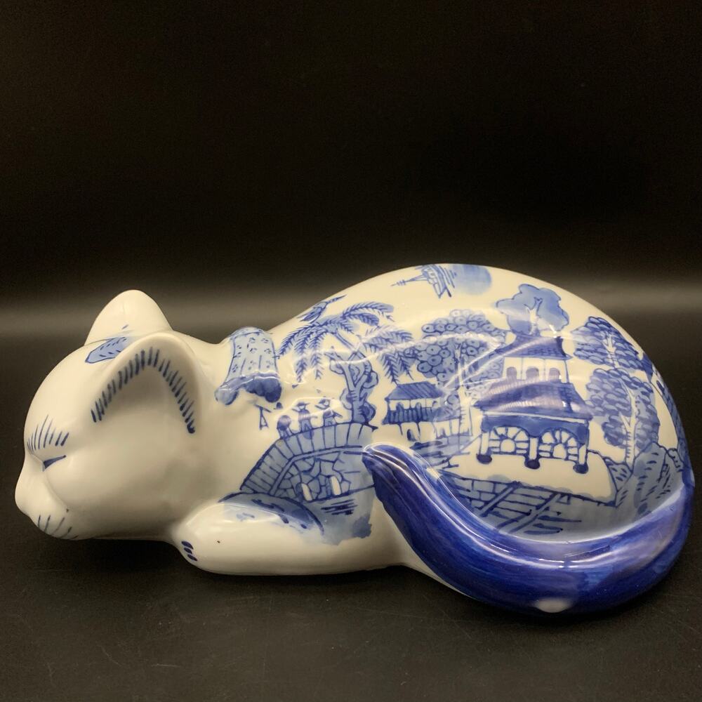 Vintage Blue Willow Sleeping Cat Figurine Porcelain Chinoiserie